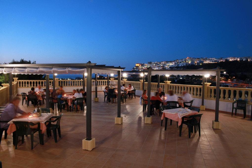 Hotel Incontro Пескичи Экстерьер фото